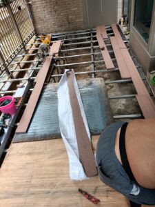 逸瓏灣前花園戶外木工程3