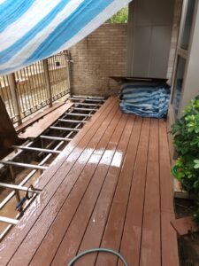 逸瓏灣前花園戶外木工程4