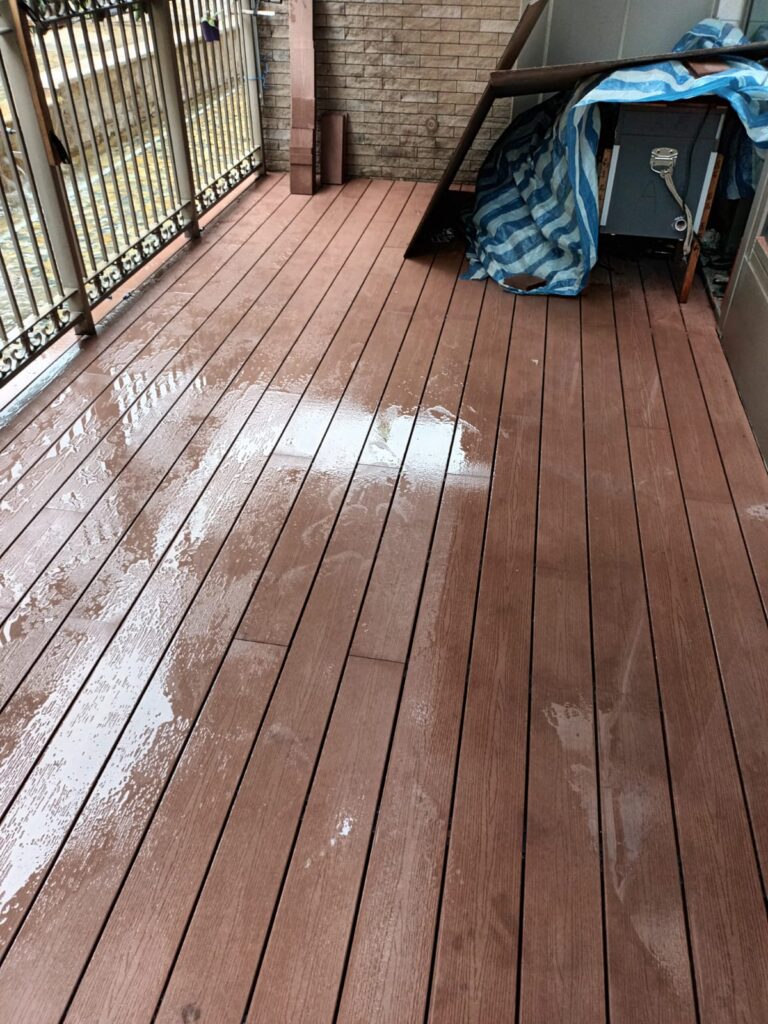 逸瓏灣前花園戶外木工程6