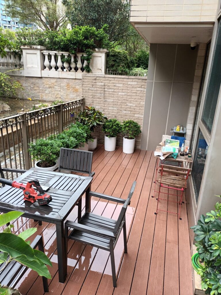 逸瓏灣前花園戶外木工程8